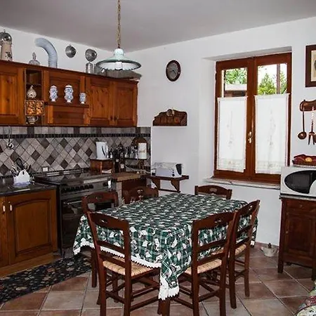 فندق مبيت وإفطار Ca Da Laura Rocchetta Ligure